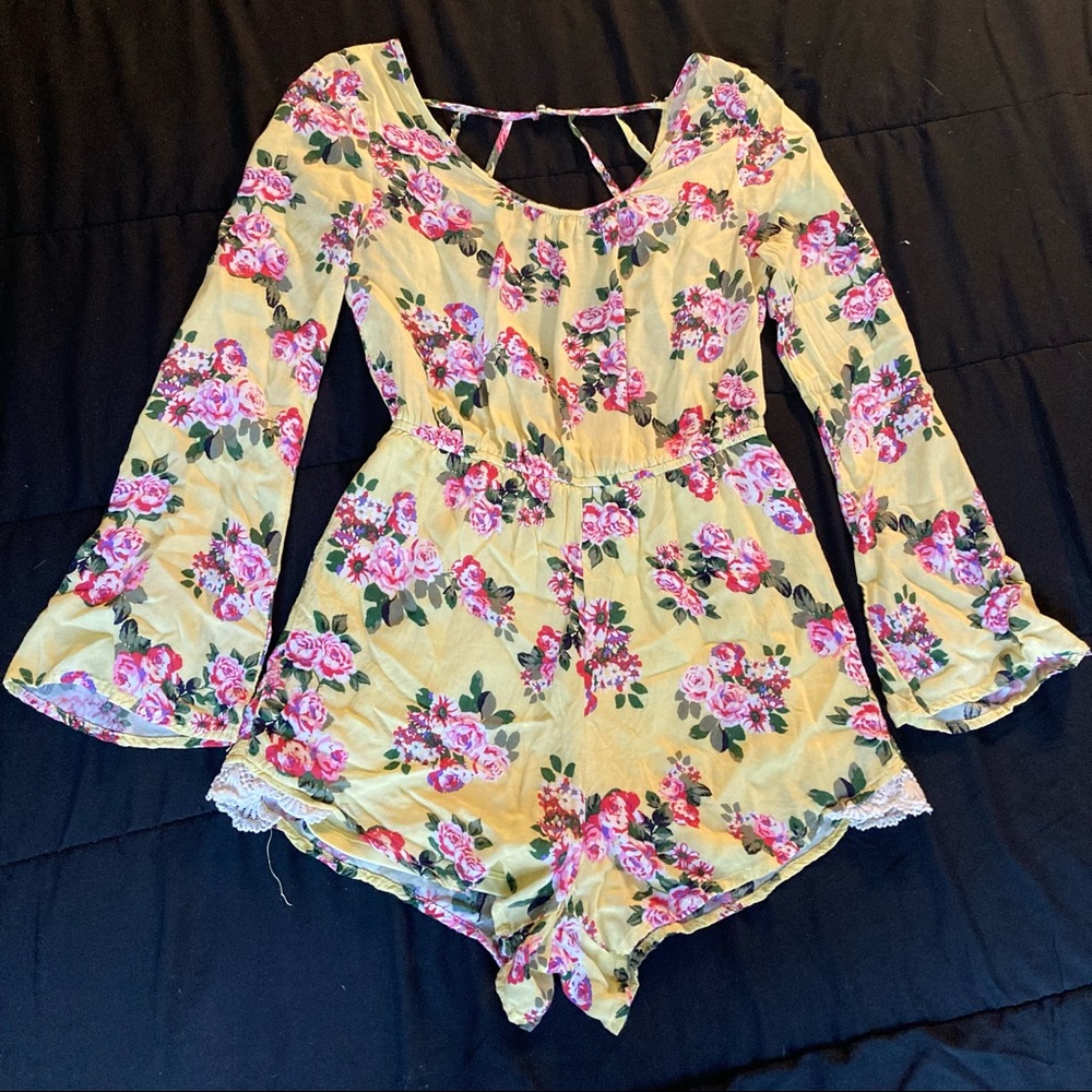 Charlotte Russe Romper Playsuit Yellow Floral Boho Shorts Jumpsuit Jumper Medium